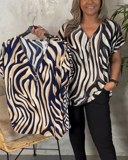 Kaleide™ - Trendy V-neck zip blouse with zebra print